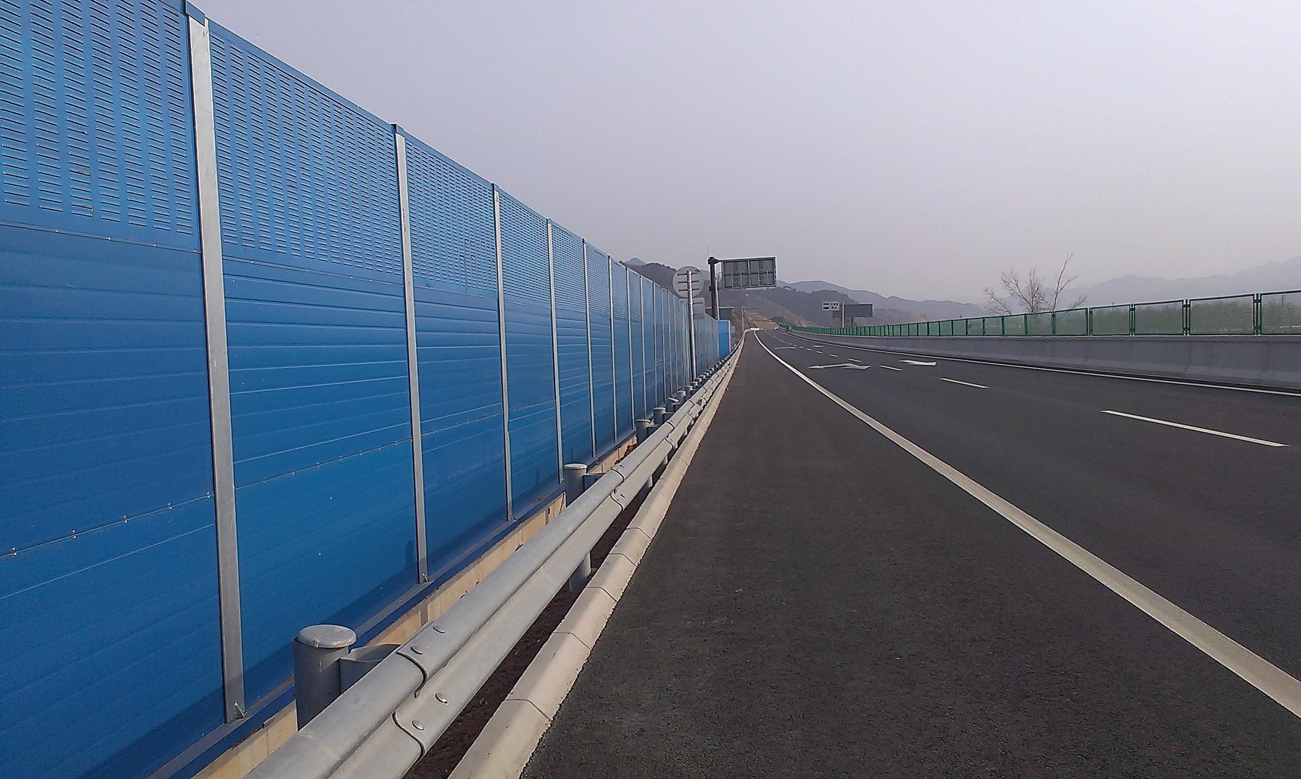 <a href=http://www.evotaz.com.cn/news_article?news_id=136>公路聲屏障</a>