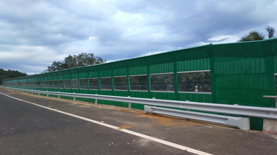 <a href=http://www.evotaz.com.cn/news_article?news_id=144>天津道路聲屏障</a>